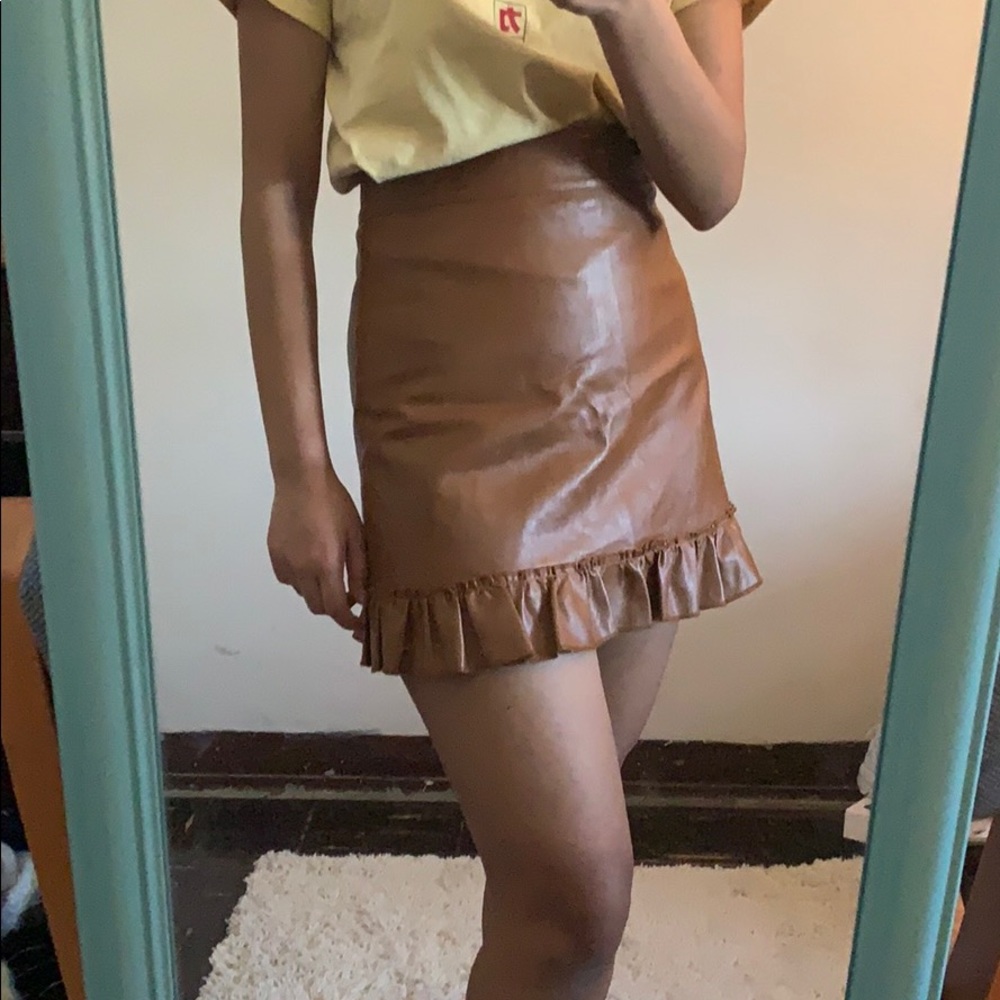 Cute leather skirt